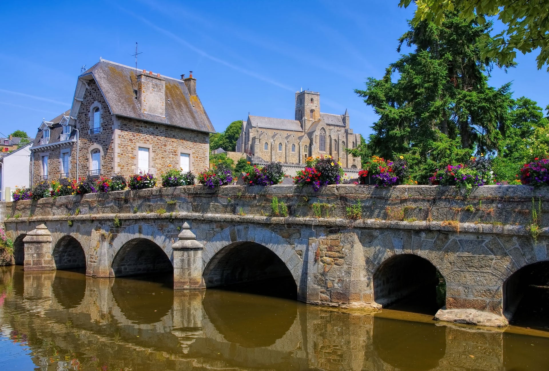 Livraison de CBD : Lamballe - Shop HerBeevor - HerBeevor